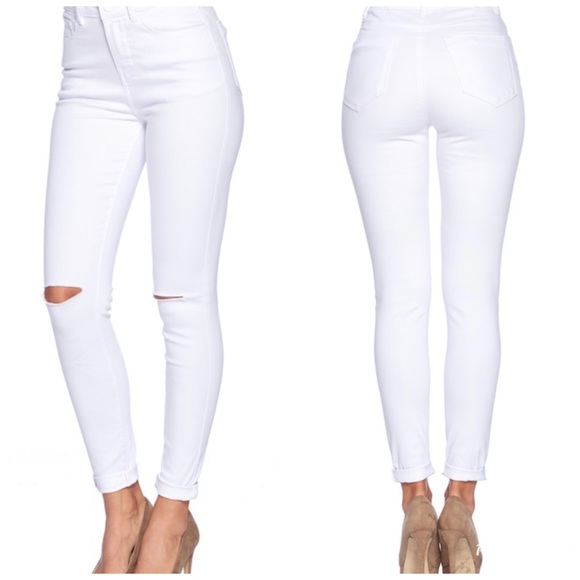 Snow - Picture 1 of 2